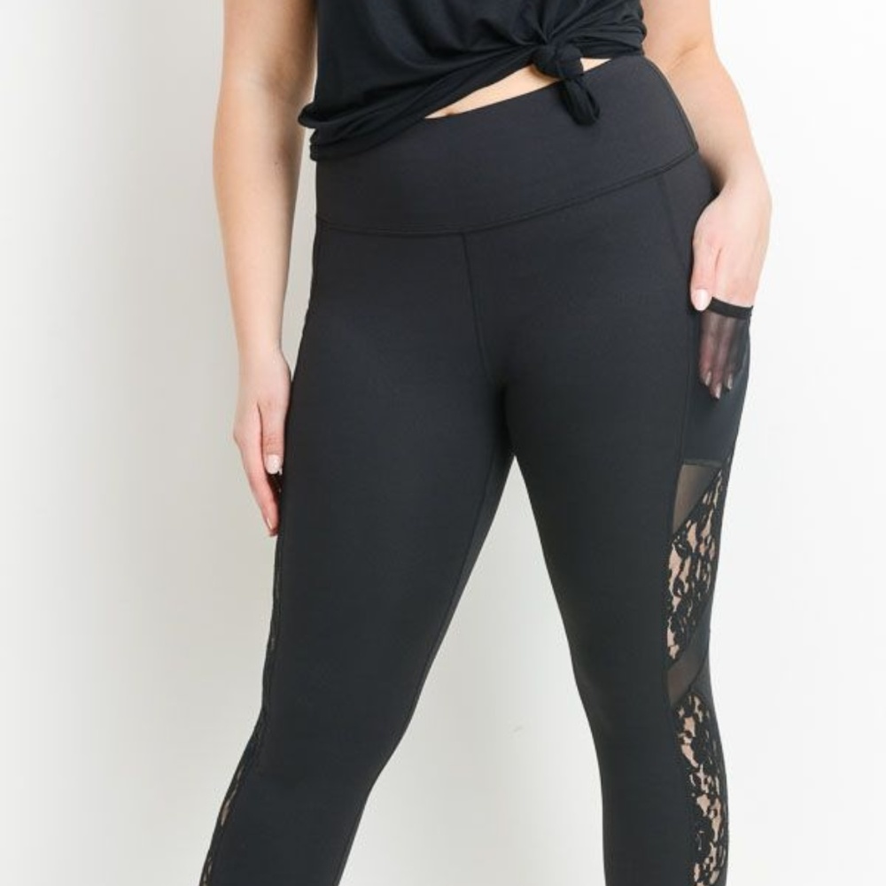 PLUS SIZE LACE SPORT LEGGINGS